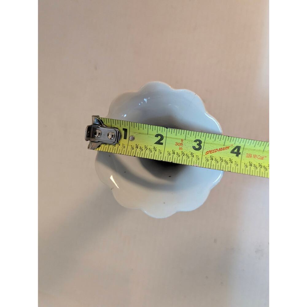 Vintage Blue and White Porcelain Flared Scalloped Trumpet Vase Thailand 6.25" - Picture 10 of 11
